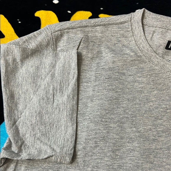 ( 2 PACK ) UFC Gray Short Sleeve Tee - Picture 4 of 6